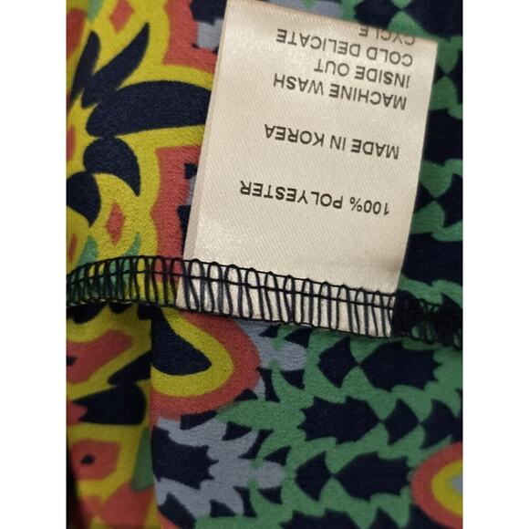 Tracy Negoshian Multicolor Split Neck Long Sleeve Aztec Pattern Banded Cuff Top - Picture 5 of 6